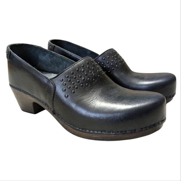 Dansko Shoes - Dansko Women's Mavis Black Leather Dress Clog Pump size 40